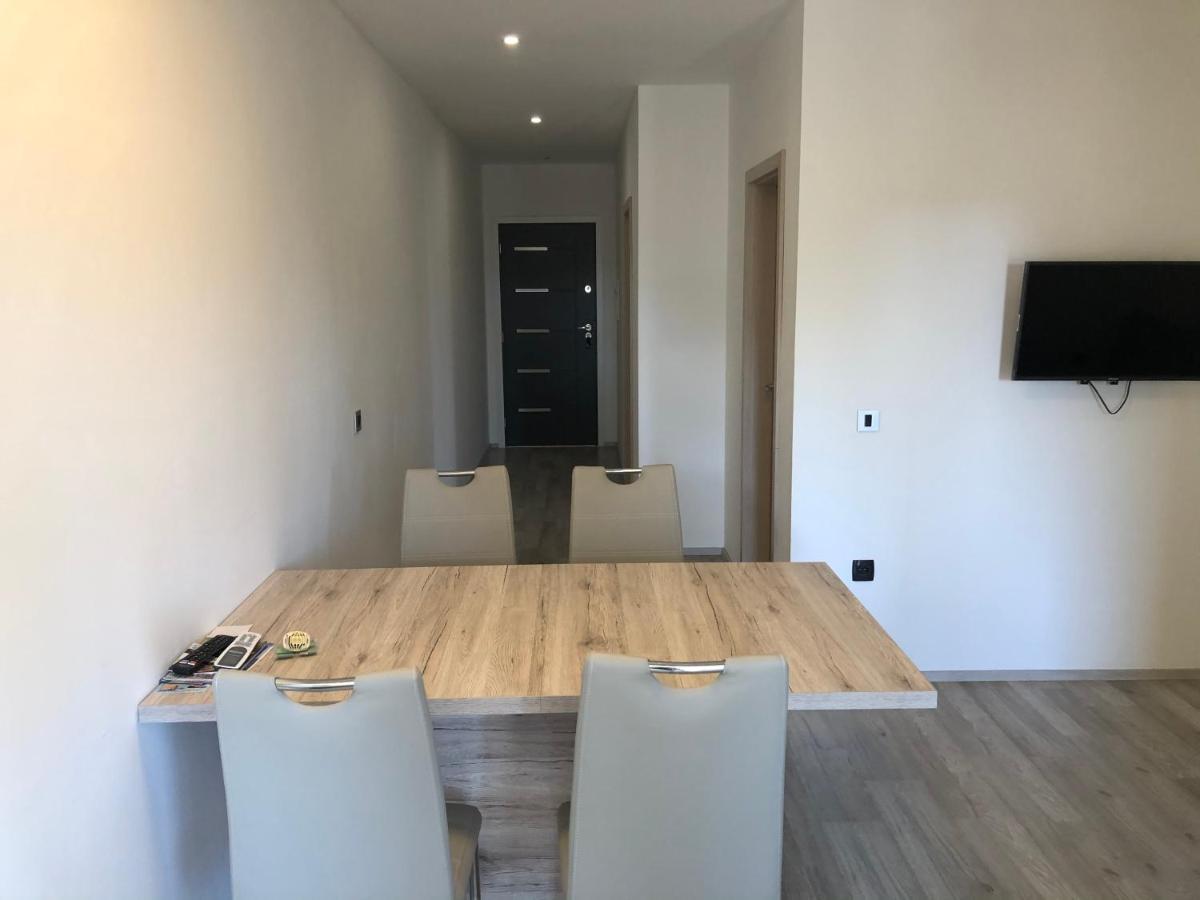 Apartmani Bm 비오그라드나모루 외부 사진