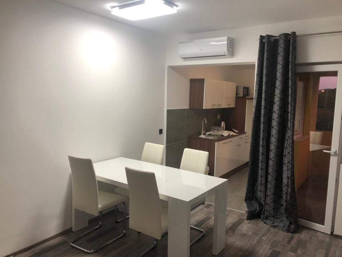 Apartmani Bm 비오그라드나모루 외부 사진