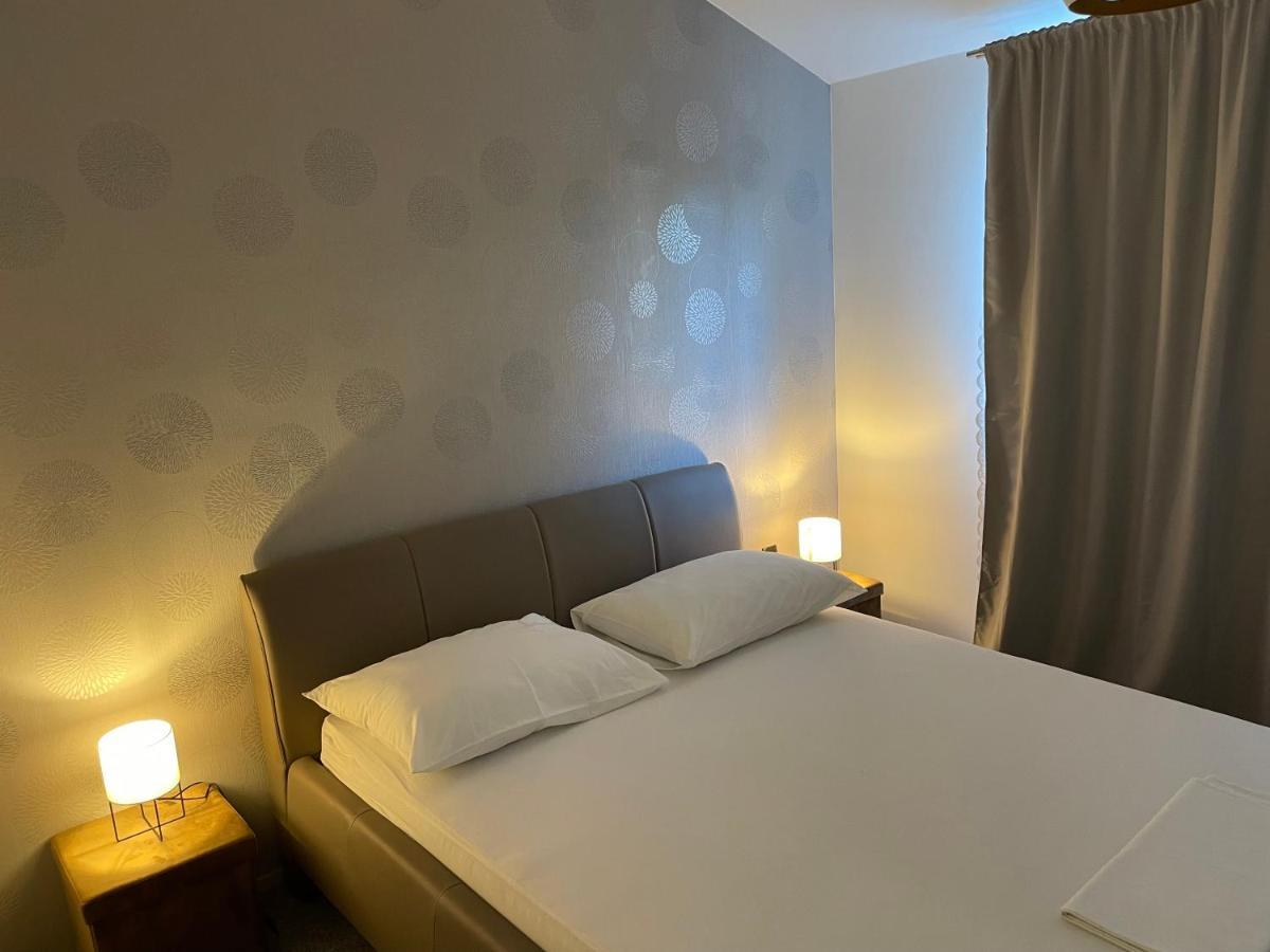 Apartmani Bm 비오그라드나모루 외부 사진